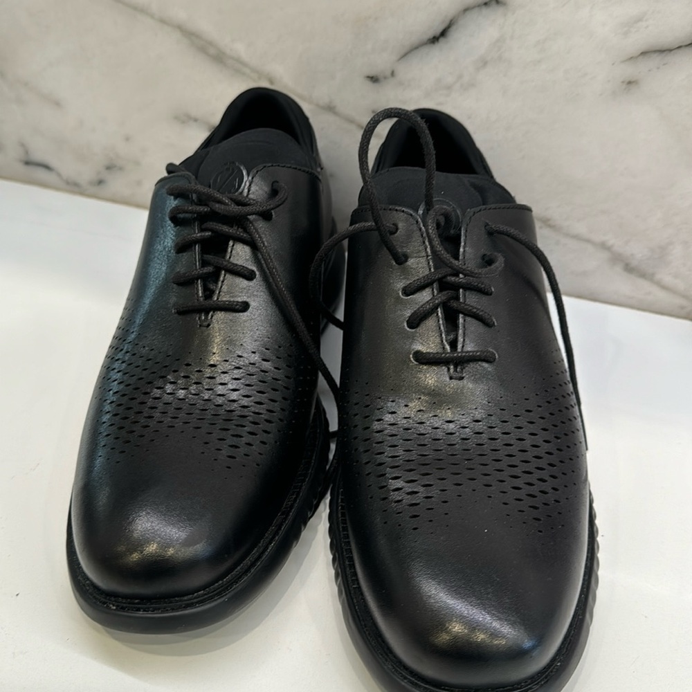 NWOT Cole Haan shoes. Sz 9 w